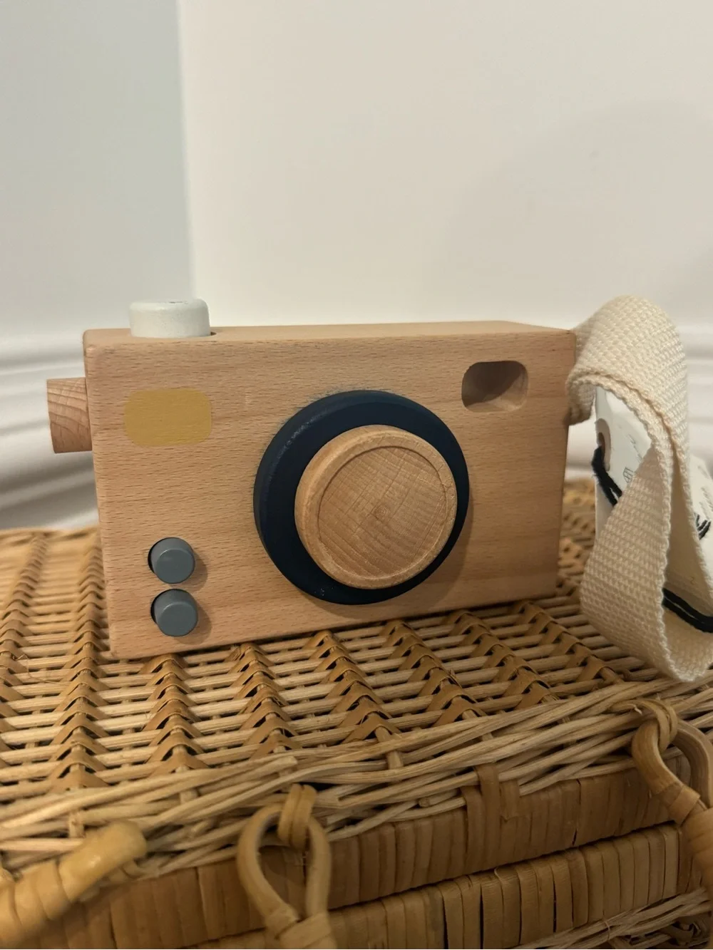 HEARTH & HAND With Magnolia Wooden Toy Camera Photography Pretend